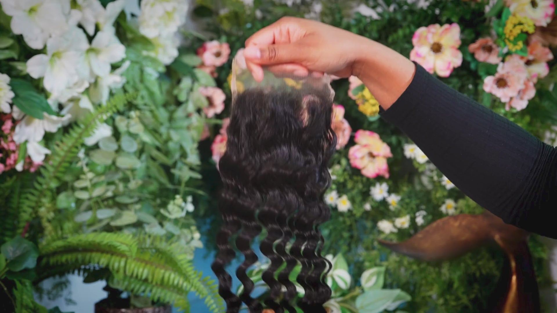 Load video: 4x4 Lace Closure Features