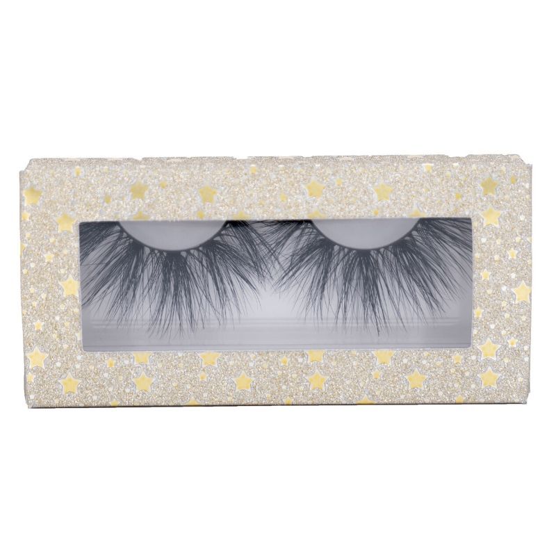 micah Cream stars lash box